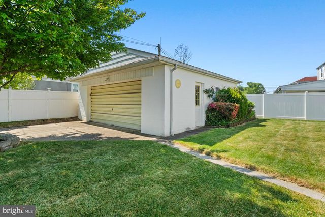 9735 GLENHOPE RD, Philadelphia, PA 19115
