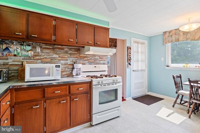 9735 GLENHOPE RD, Philadelphia, PA 19115