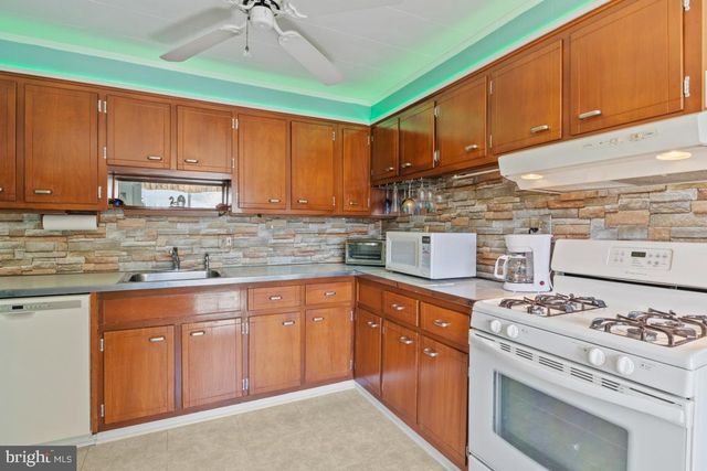 9735 GLENHOPE RD, Philadelphia, PA 19115