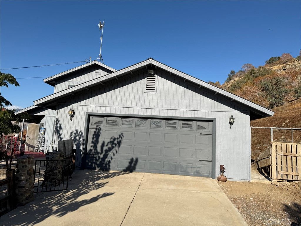 Image 44 of property listing at 31669 Indian Reservation Road, Porterville, CA 93257