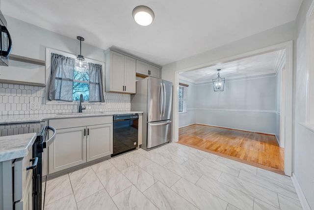 N 222 Oakwood RD, Troutville, VA 24175