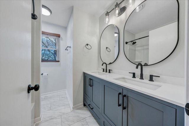 N 222 Oakwood RD, Troutville, VA 24175