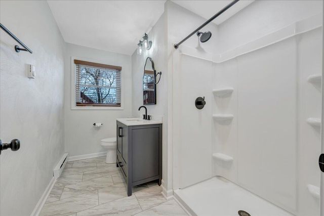 N 222 Oakwood RD, Troutville, VA 24175