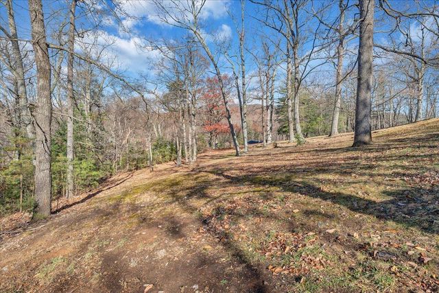 N 222 Oakwood RD, Troutville, VA 24175