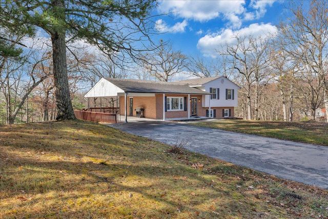 N 222 Oakwood RD, Troutville, VA 24175