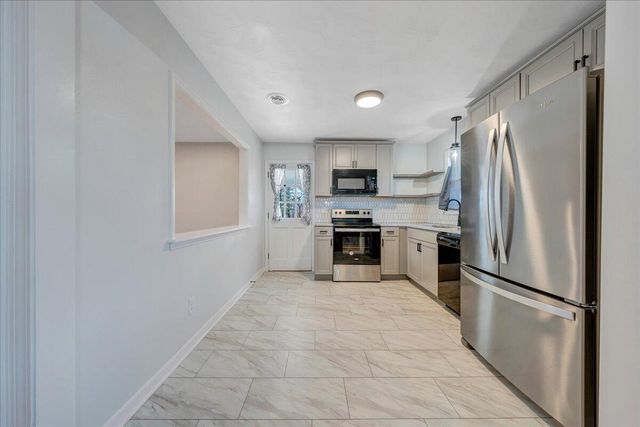 N 222 Oakwood RD, Troutville, VA 24175