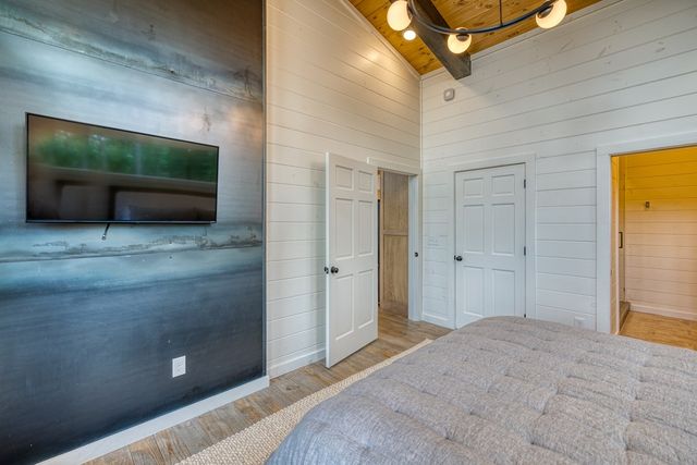 281 Raintree Bend, Blue Ridge, GA 30513