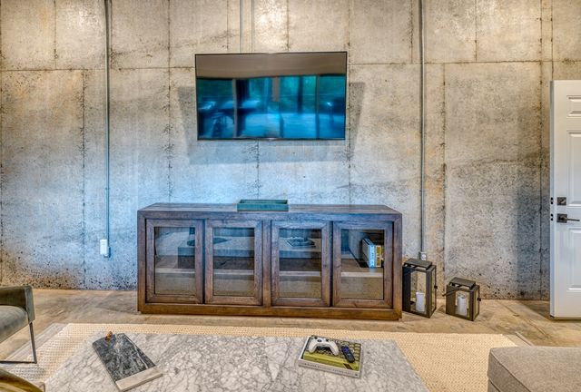 281 Raintree Bend, Blue Ridge, GA 30513