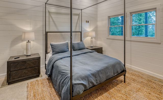 281 Raintree Bend, Blue Ridge, GA 30513