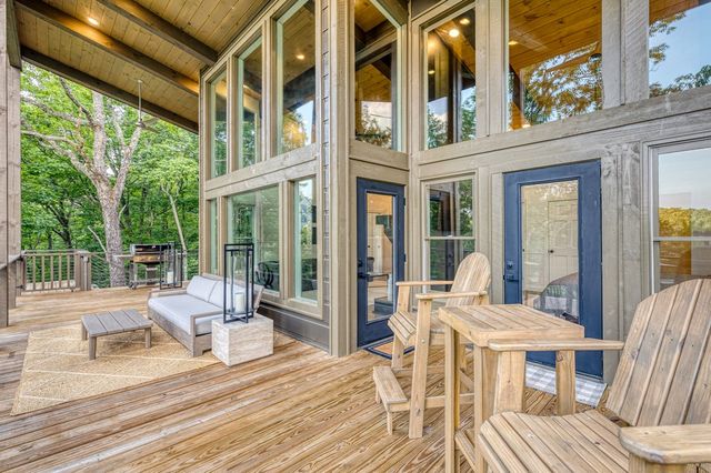 281 Raintree Bend, Blue Ridge, GA 30513