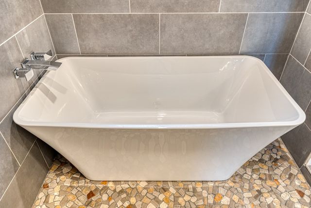 281 Raintree Bend, Blue Ridge, GA 30513