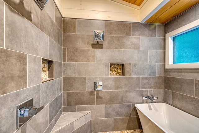 281 Raintree Bend, Blue Ridge, GA 30513