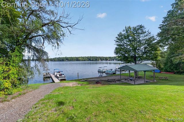 4595 Webberdale Drive, Holly, MI 48442