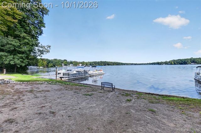 4595 Webberdale Drive, Holly, MI 48442