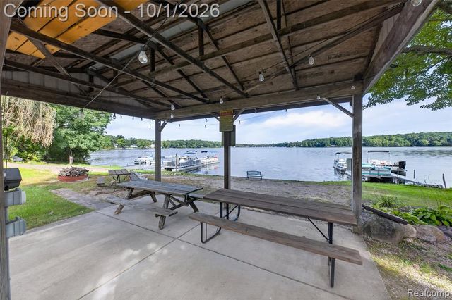 4595 Webberdale Drive, Holly, MI 48442