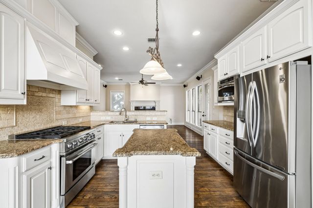 7202 Casa Loma Avenue, Dallas, TX 75214