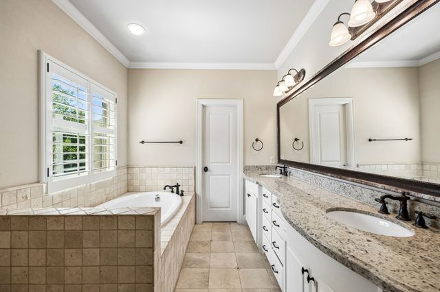 7202 Casa Loma Avenue, Dallas, TX 75214