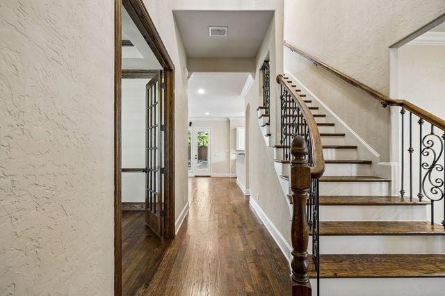 7202 Casa Loma Avenue, Dallas, TX 75214