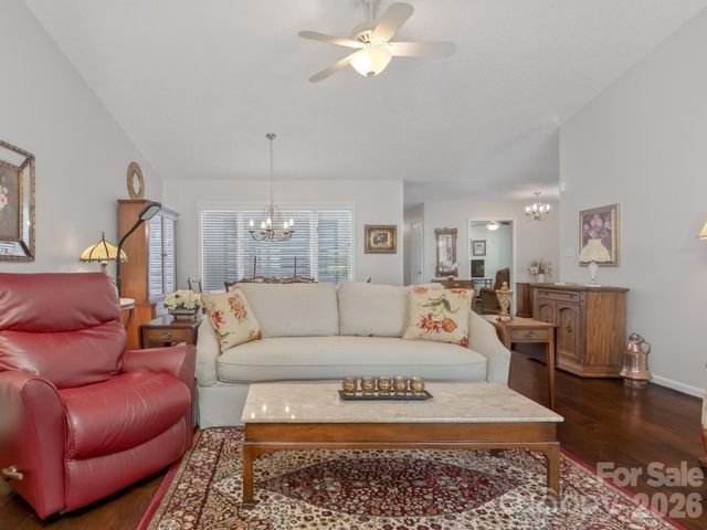 136 Deerlake Drive, Asheville, NC 28803