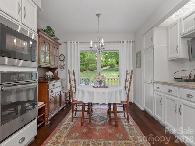 136 Deerlake Drive, Asheville, NC 28803