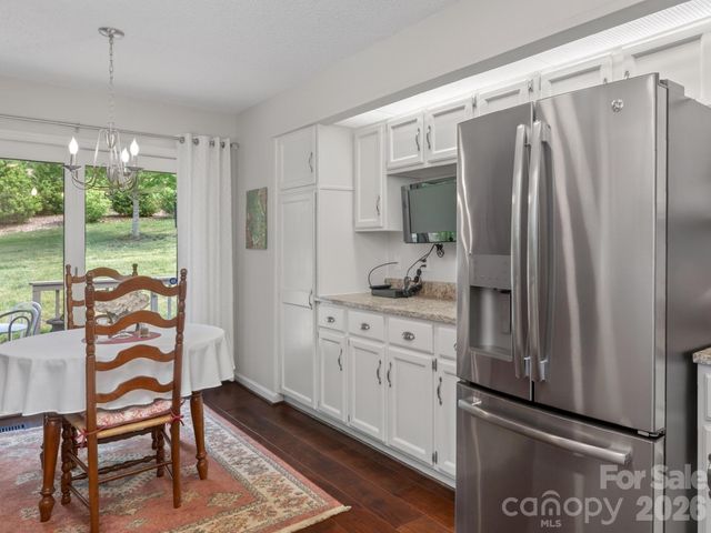 136 Deerlake Drive, Asheville, NC 28803