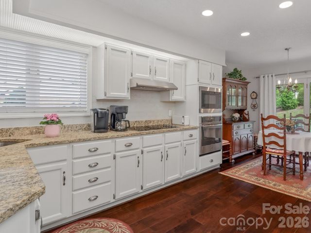 136 Deerlake Drive, Asheville, NC 28803