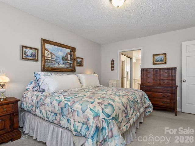 136 Deerlake Drive, Asheville, NC 28803