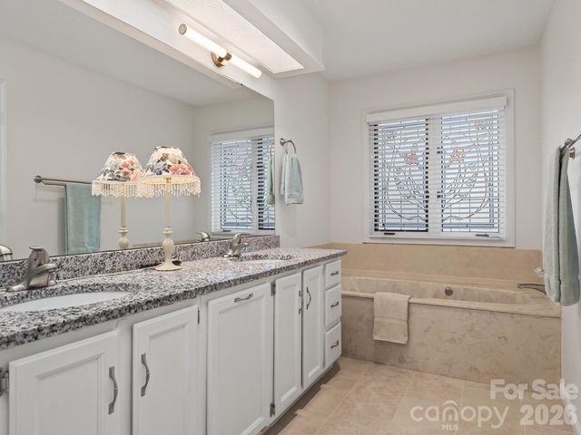 136 Deerlake Drive, Asheville, NC 28803