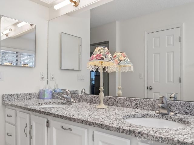 136 Deerlake Drive, Asheville, NC 28803
