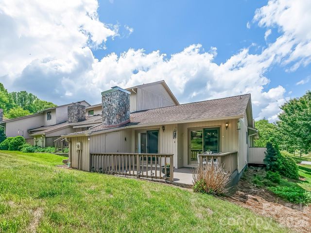 136 Deerlake Drive, Asheville, NC 28803