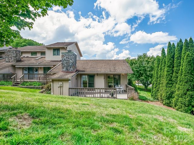 136 Deerlake Drive, Asheville, NC 28803