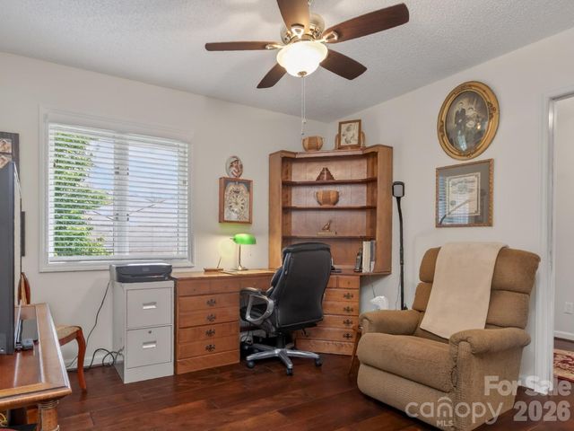 136 Deerlake Drive, Asheville, NC 28803