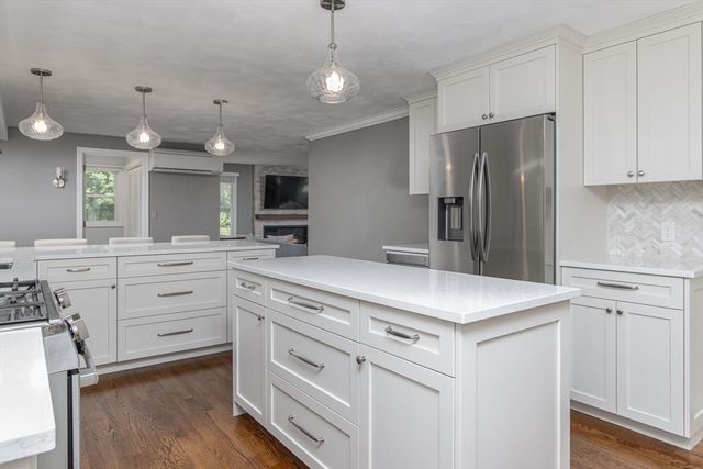 561 Old Dunstable Rd, Groton, MA 01450