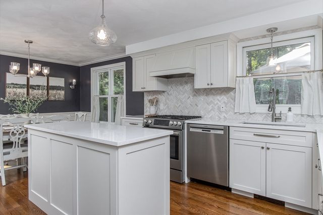 561 Old Dunstable Rd, Groton, MA 01450