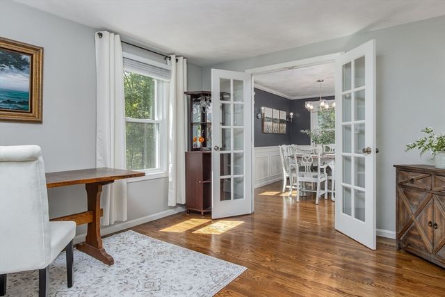561 Old Dunstable Rd, Groton, MA 01450