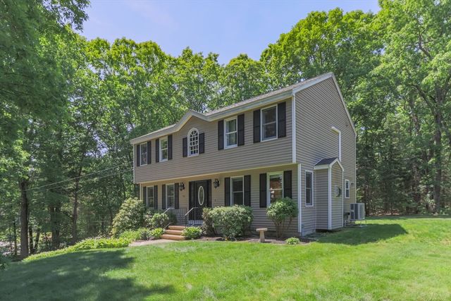 561 Old Dunstable Rd, Groton, MA 01450