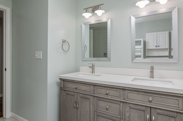 561 Old Dunstable Rd, Groton, MA 01450