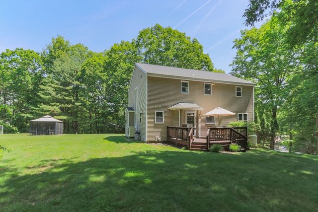 561 Old Dunstable Rd, Groton, MA 01450
