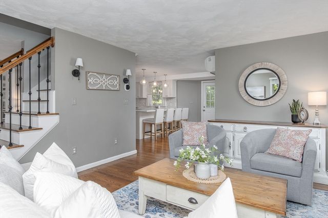 561 Old Dunstable Rd, Groton, MA 01450