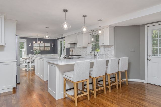 561 Old Dunstable Rd, Groton, MA 01450