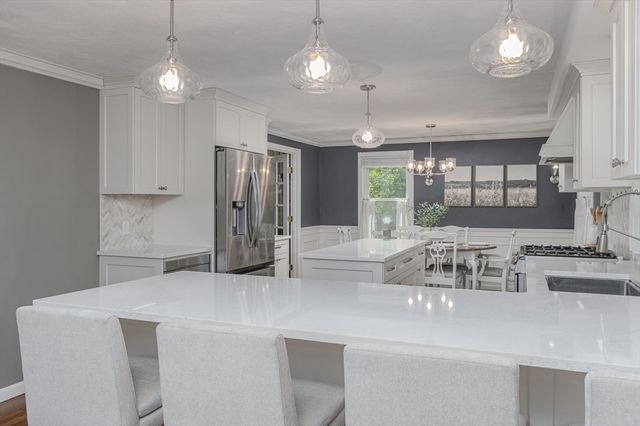 561 Old Dunstable Rd, Groton, MA 01450
