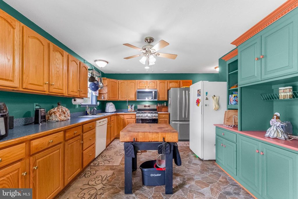 Image 10 of property listing at 747 MCGLAUGHLIN RD, Fairfield, PA 17320