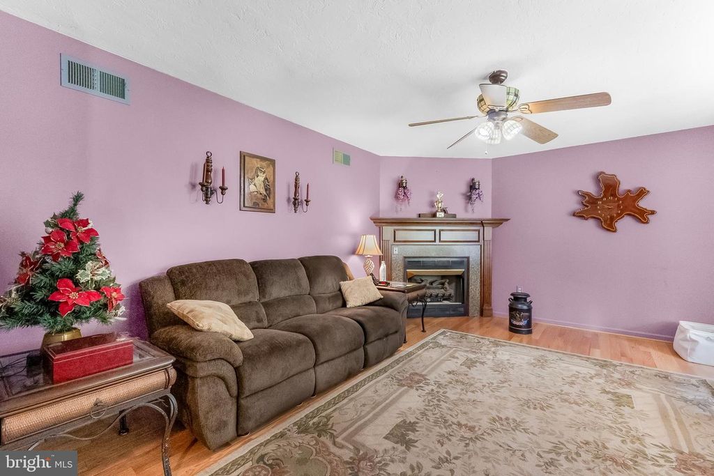 Image 3 of property listing at 747 MCGLAUGHLIN RD, Fairfield, PA 17320