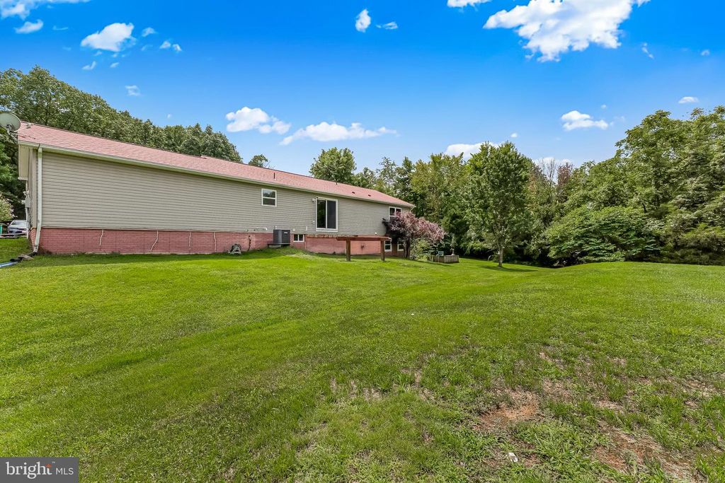 Image 38 of property listing at 747 MCGLAUGHLIN RD, Fairfield, PA 17320
