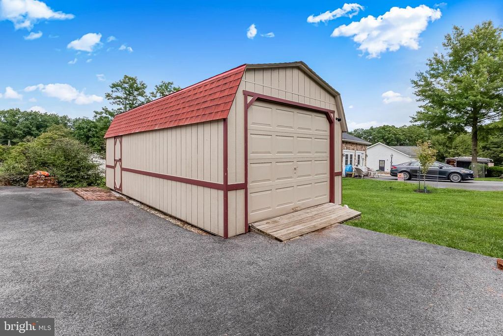 Image 40 of property listing at 747 MCGLAUGHLIN RD, Fairfield, PA 17320
