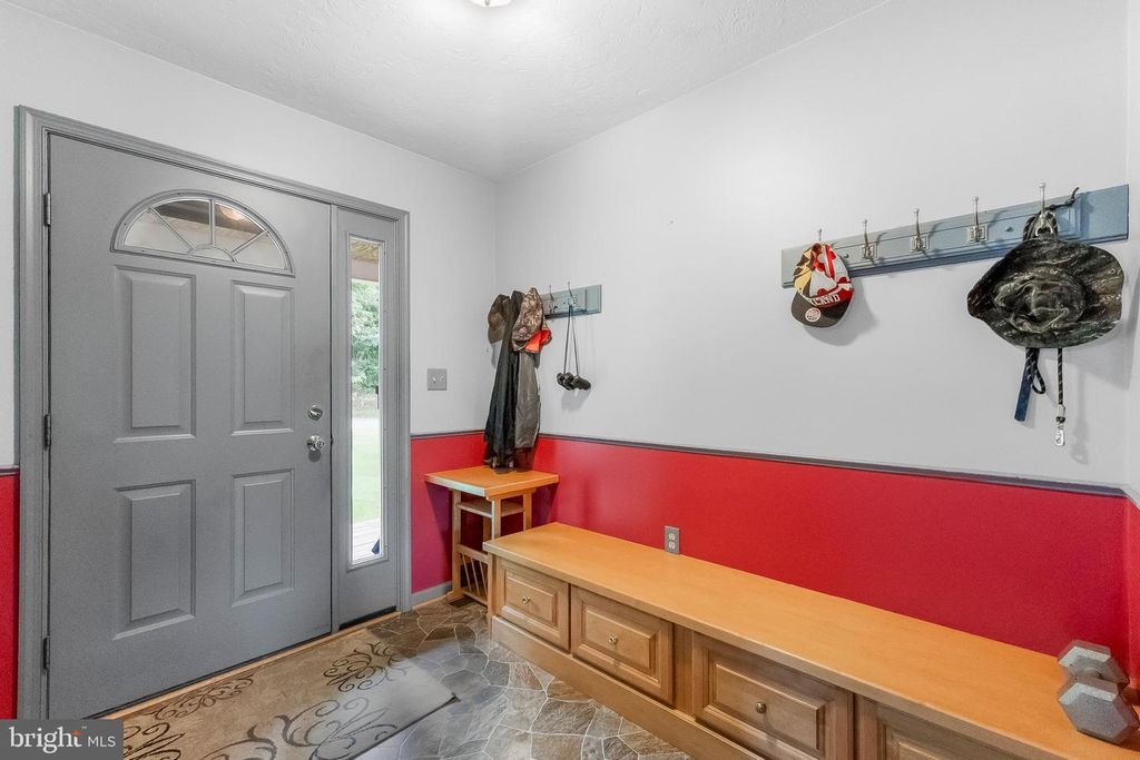 Image 6 of property listing at 747 MCGLAUGHLIN RD, Fairfield, PA 17320