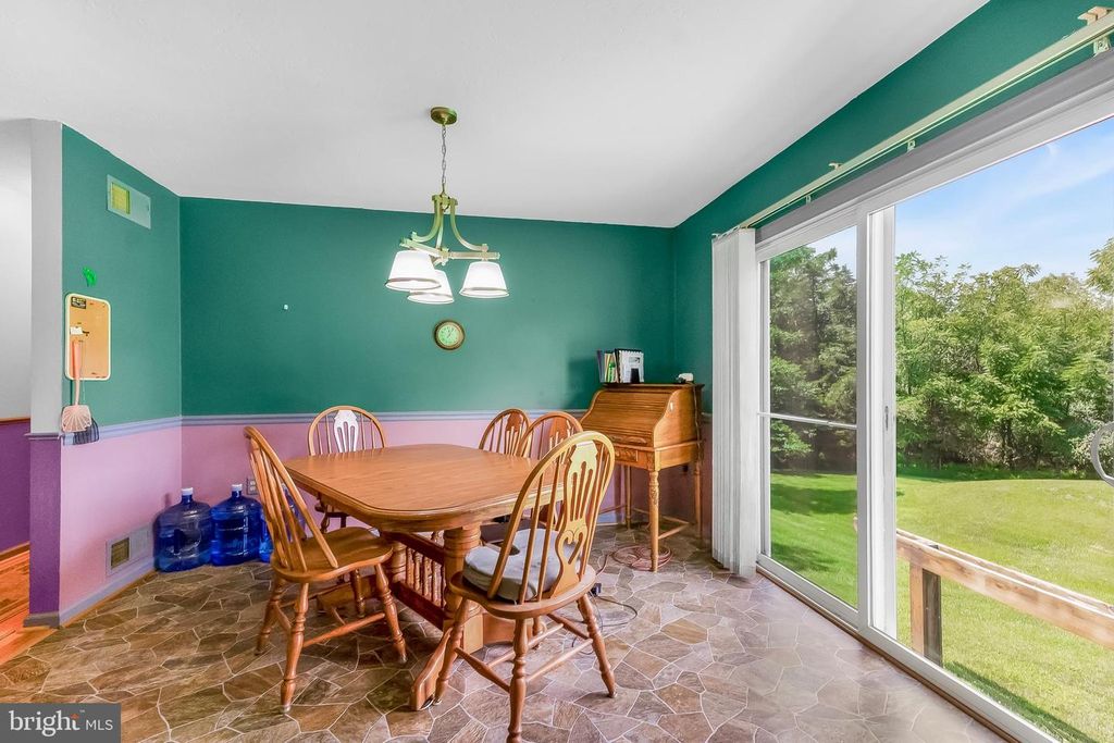 Image 9 of property listing at 747 MCGLAUGHLIN RD, Fairfield, PA 17320