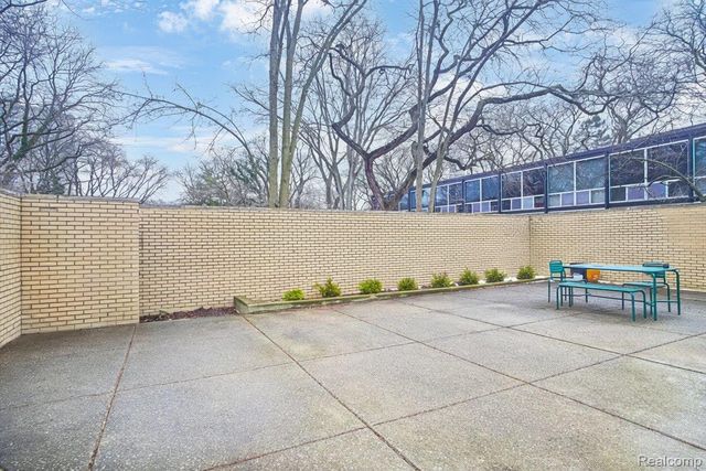 1320 Nicolet Place, Detroit, MI 48207