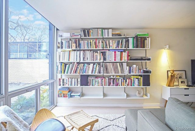 1320 Nicolet Place, Detroit, MI 48207