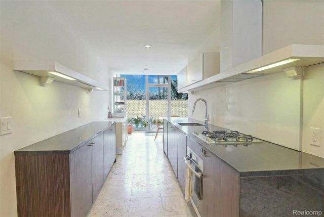 1320 Nicolet Place, Detroit, MI 48207